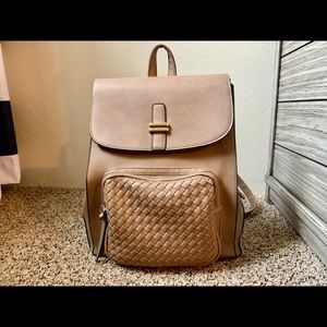 💛 Adorable Tan Backpack Purse 💛